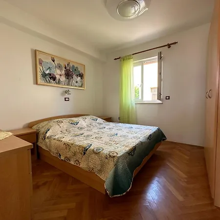 Neda I Sime Apartman *