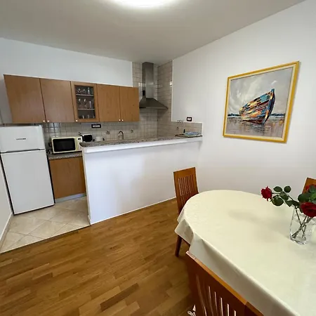 Apartmán Neda I Sime