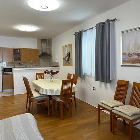 Apartmán Neda I Sime