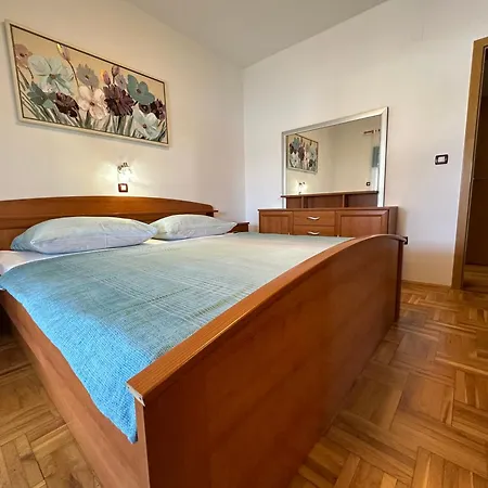 Apartmán Neda I Sime *