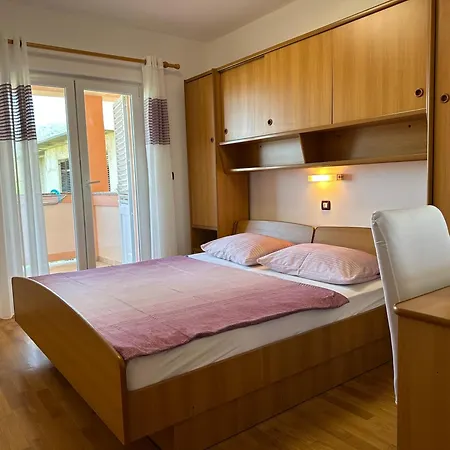 Neda I Sime Apartmán *
