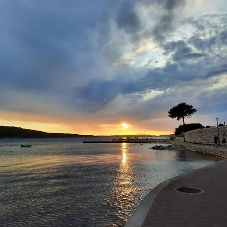 Neda I Sime Apartman Rab Town