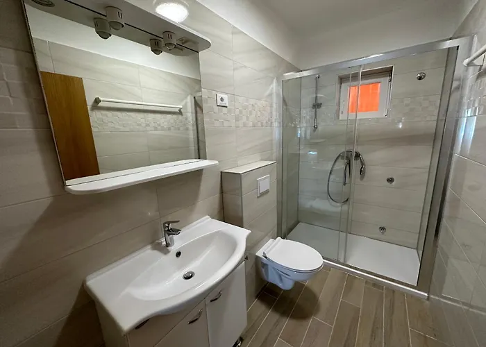 Neda I Sime Rab Town